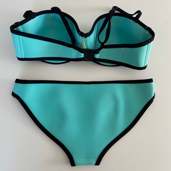 Triangl Swimsuit - Picture 2 of 2